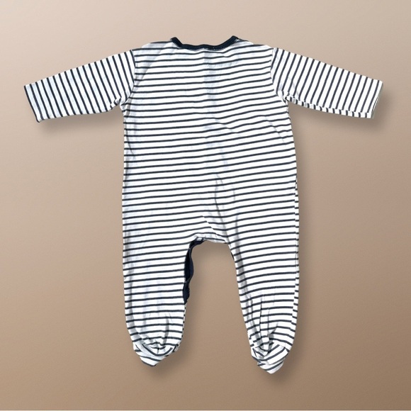 ⭐️ 5 for $25 A Set of 2 Baby Outfits - Striped Onesie & SC Top with Stars - Picture 2 of 6